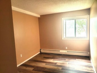 Building Photo - 5328 54 St