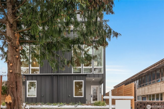 Building Photo - 9429B 18th Ave SW