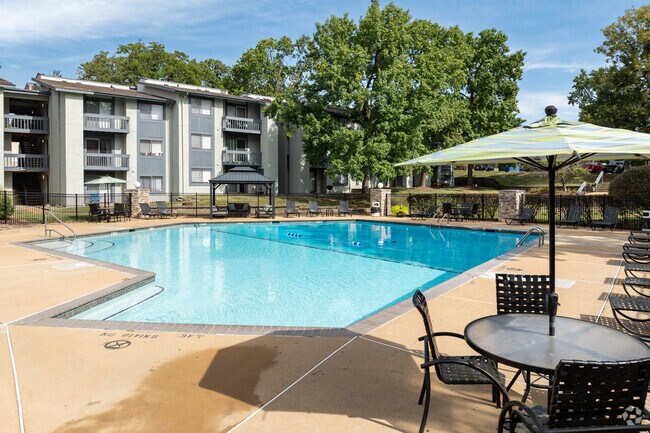 Piscina - Taravue Park Apartments