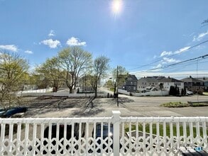 Building Photo - 39 Edgefield Ave