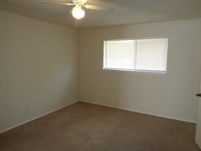 Building Photo - 15426 Swan Creek Dr