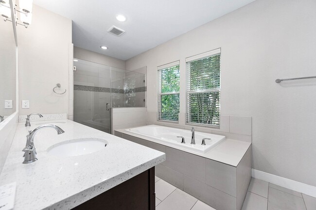 Foto del edificio - 925 W 23rd St