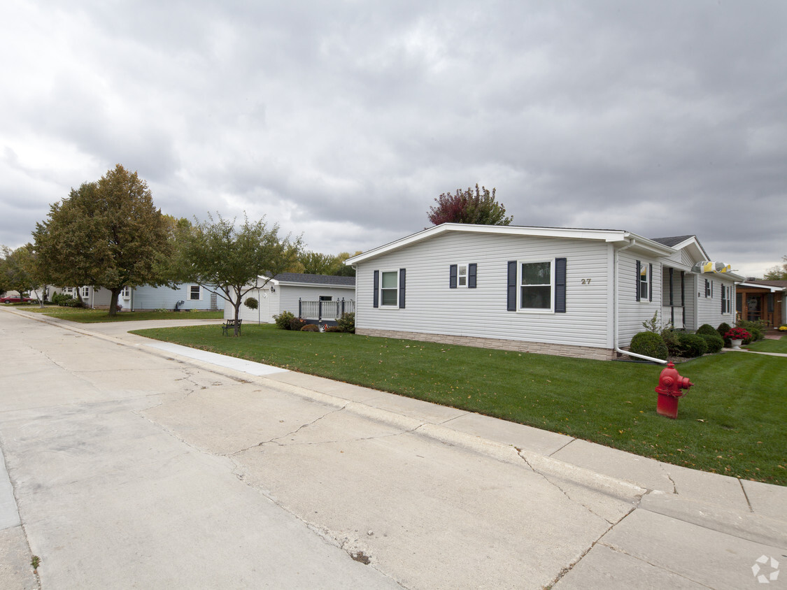 Foto del edificio - Prairie Lake Estates