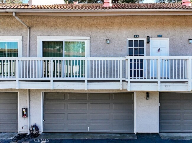Foto del edificio - 23821 Hillhurst Dr