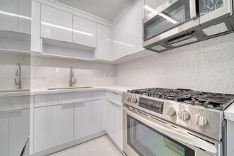 Building Photo - 7101 SW 89th Ct