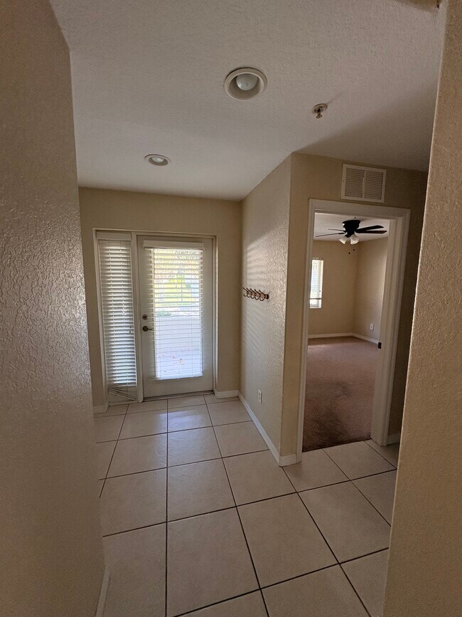 Foto del edificio - 533 Wayne Ave