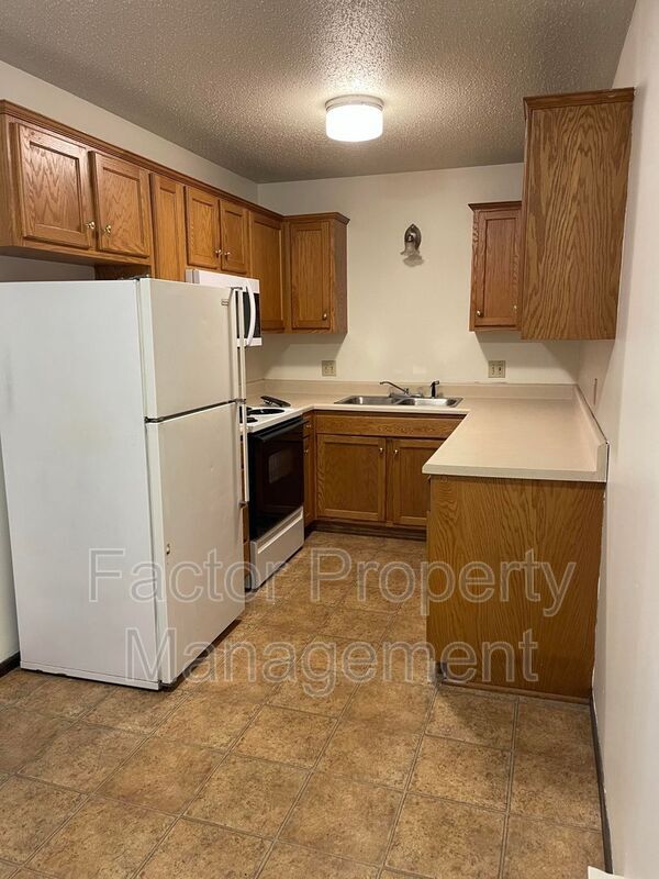 Foto del edificio - 418 Allan Ave