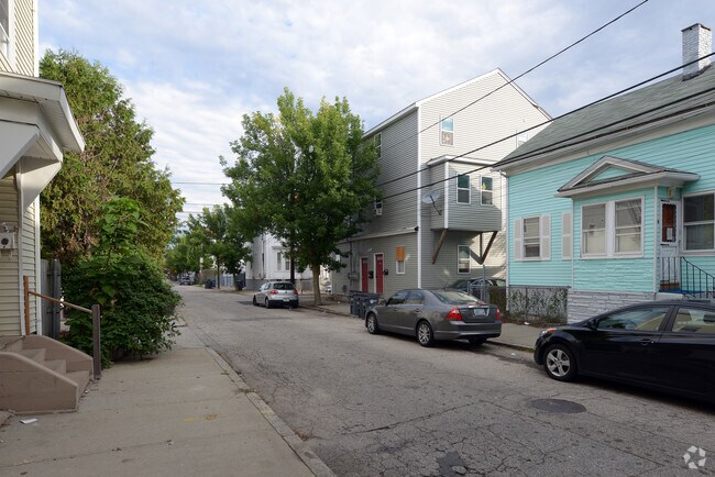 Building Photo - 42 Courtland St