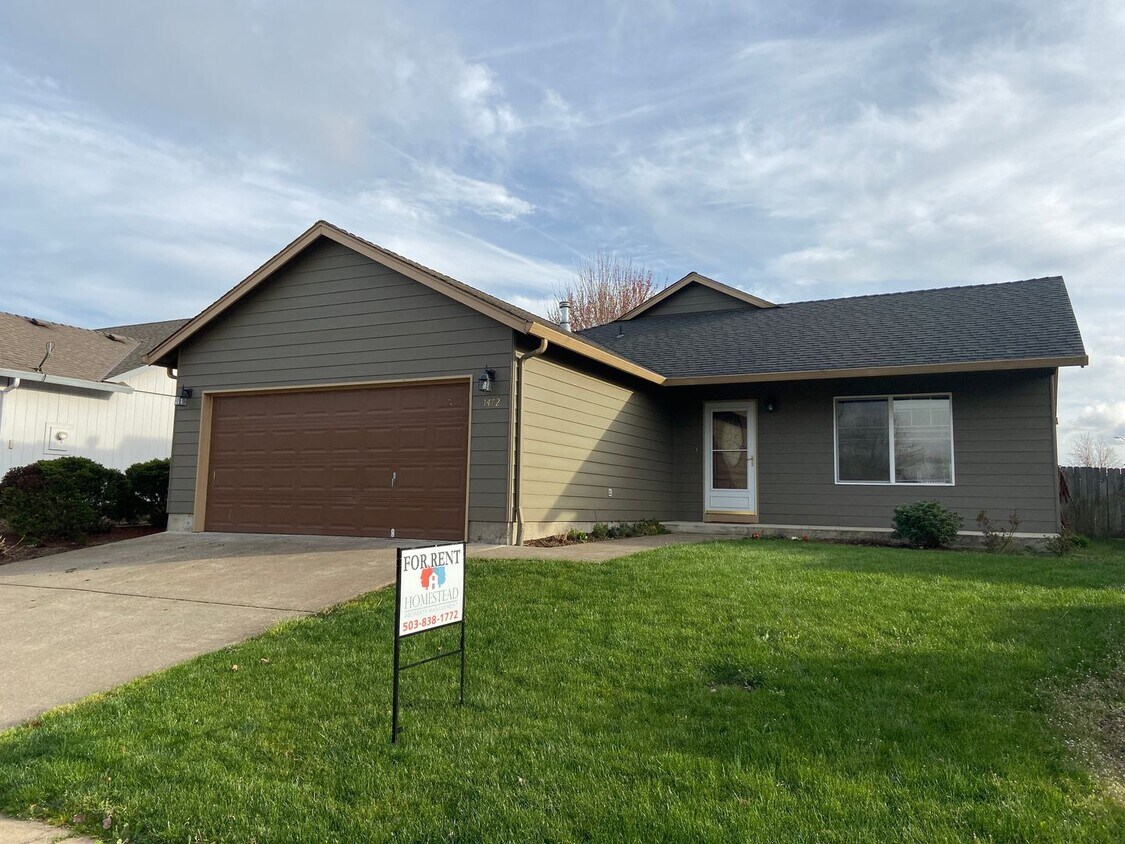 Foto principal - 1472 Hunter Ave N