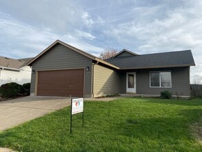 Building Photo - 1472 Harbour Ln NE