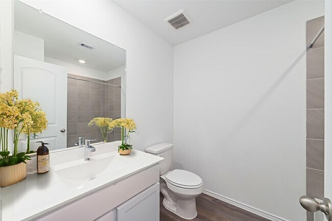 Building Photo - 6106 Ginevra Summers Dr