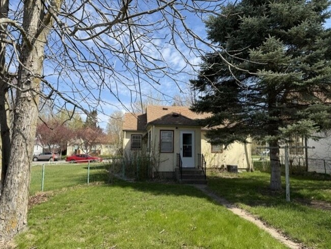 Foto del edificio - Cozy 2 bedroom house w/ garage