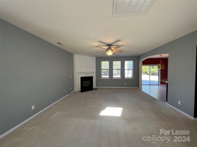 Building Photo - 6016 Cactus Valley Rd