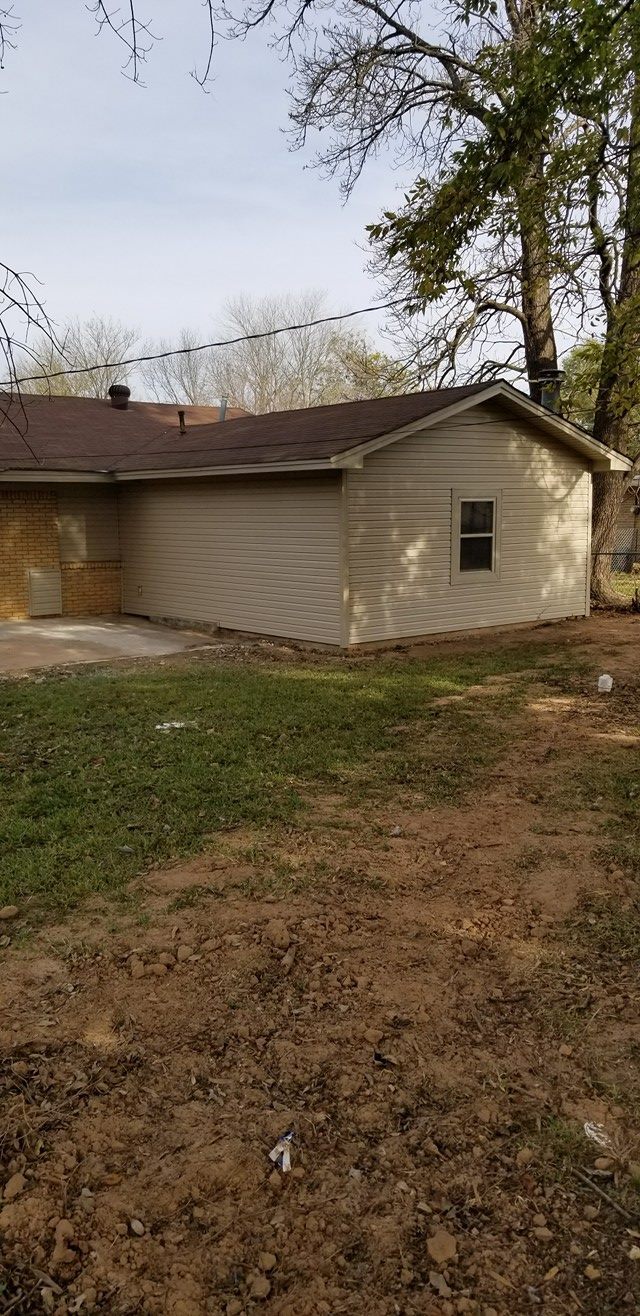 Building Photo - 1103 Brentwood Dr