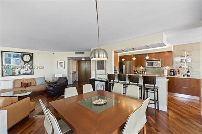 Photo - 1000 W Island Blvd Apartment