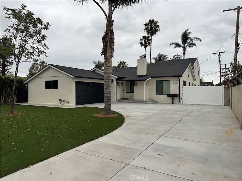 Foto principal - 15234 Kingsbury St