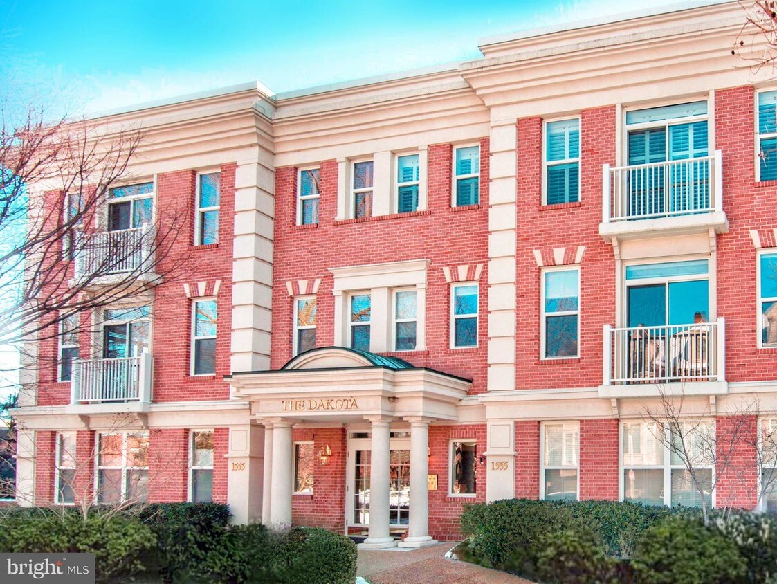 1555 N Colonial Terrace Unit 601, Arlington, VA 22209 Condo for Rent