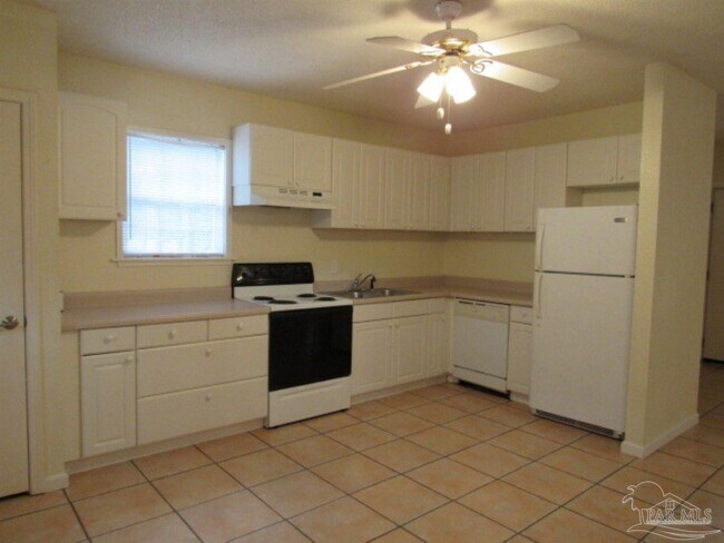 Foto del edificio - 3209 E Lloyd St