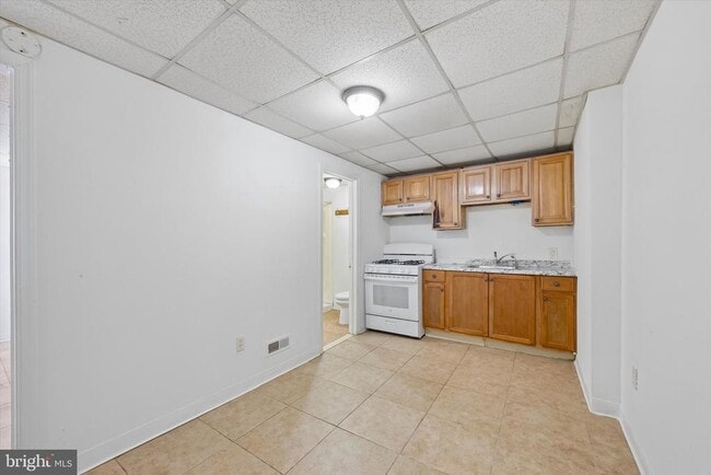 Building Photo - 909 Springfield Rd