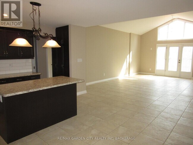 Photo du bâtiment - 11981 Morris Rd