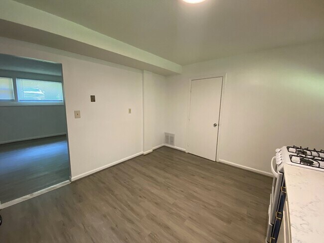 Foto del edificio - 128 Cheryl Ln