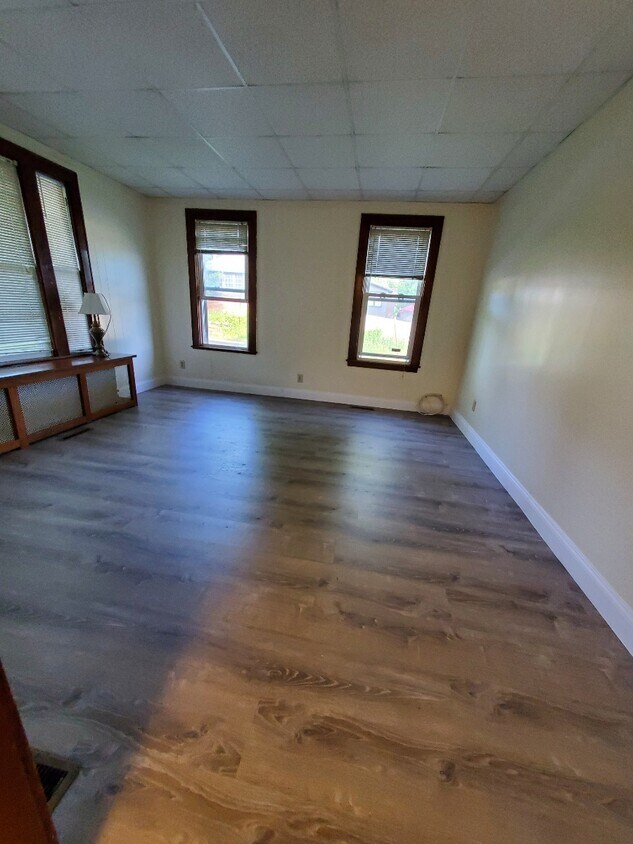 Living Room - 750 Western Ave