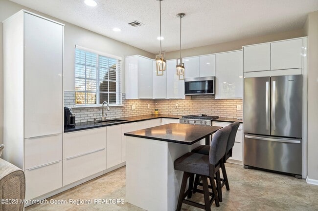 Building Photo - 19 Kirkby Ln