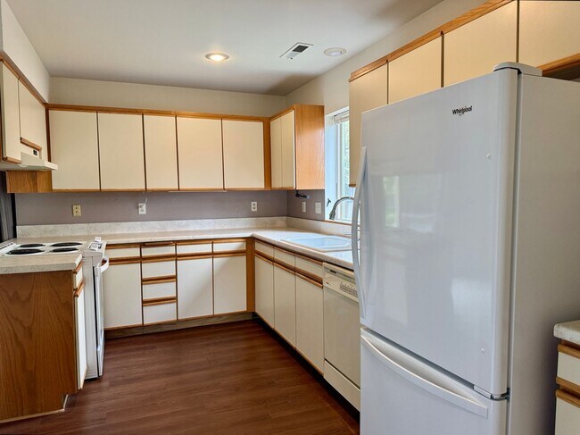 Foto del edificio - In town Poulsbo rambler now available