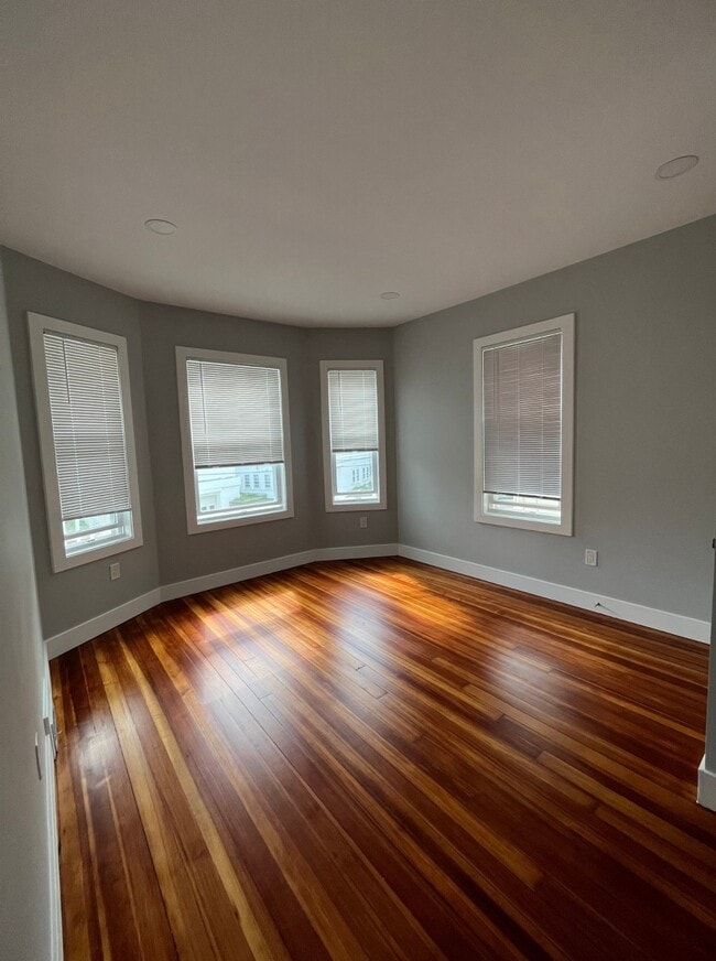 Building Photo - 31 Faywood Ave