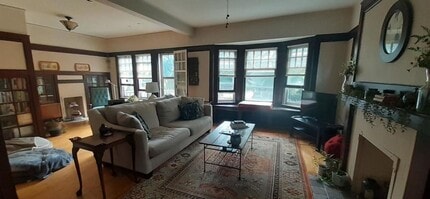 Building Photo - 3013 N Prospect Ave