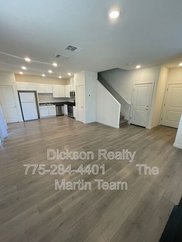 Foto del edificio - 8839 Wolf Moon Dr