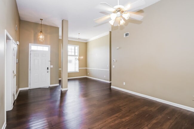 Building Photo - 124 Laurel Springs Dr