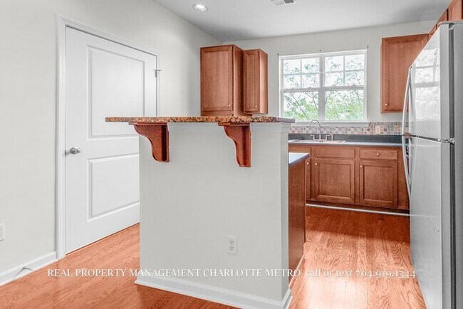 Foto del edificio - Charming 2 Bed, 2 Bathroom city Retreat Near Uptown Charlotte & Greenway Access