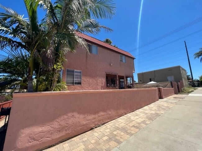 Foto del edificio - 2084 Irving Ave