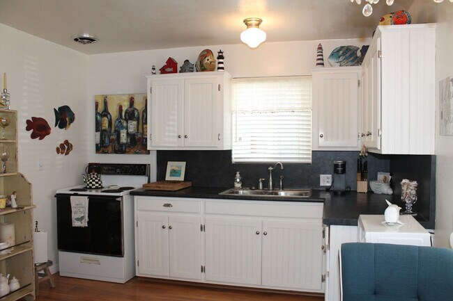 Building Photo - 41-8th Street Cayucos, CA    923430