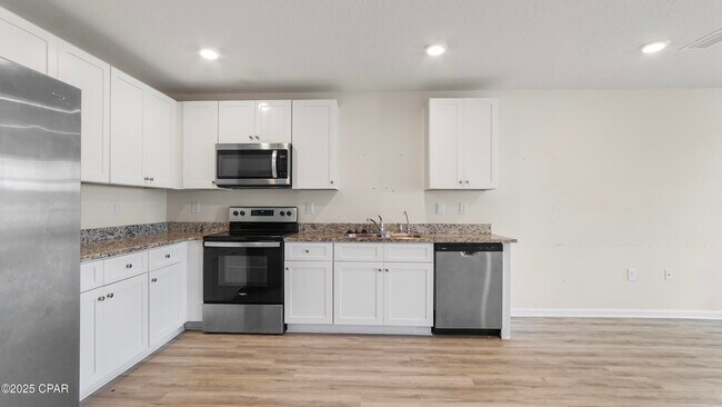 Foto del edificio - 7208 Madison Sq Dr