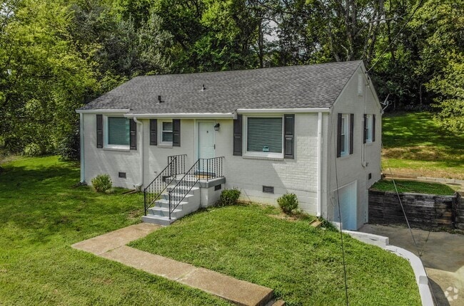 Building Photo - 5015 Packard Dr