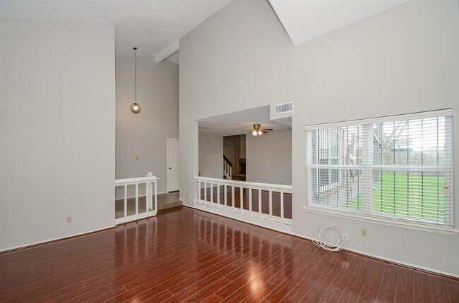 Building Photo - 12323 Braesridge Dr