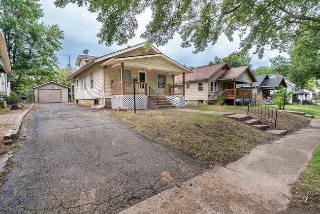 Foto del edificio - 2215 SW Hazelton Ct