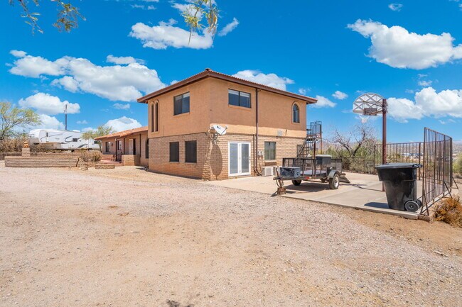 Foto del edificio - 56641 N Cope Rd