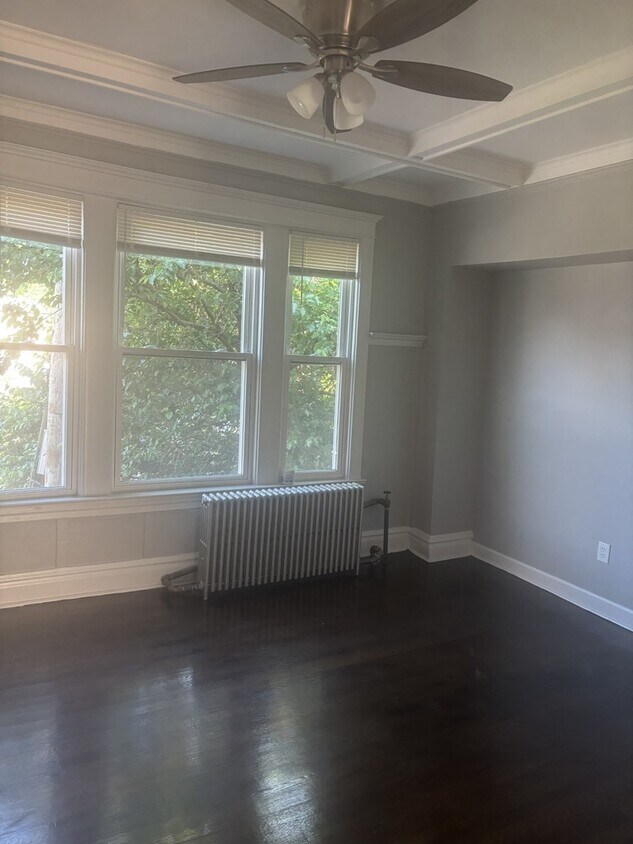 Foto del edificio - 321 E 70th St
