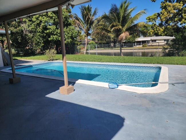 Photo - 1000 Renmar Dr House