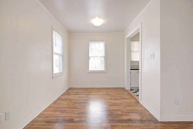 Foto del edificio - 401 S Berry Rd