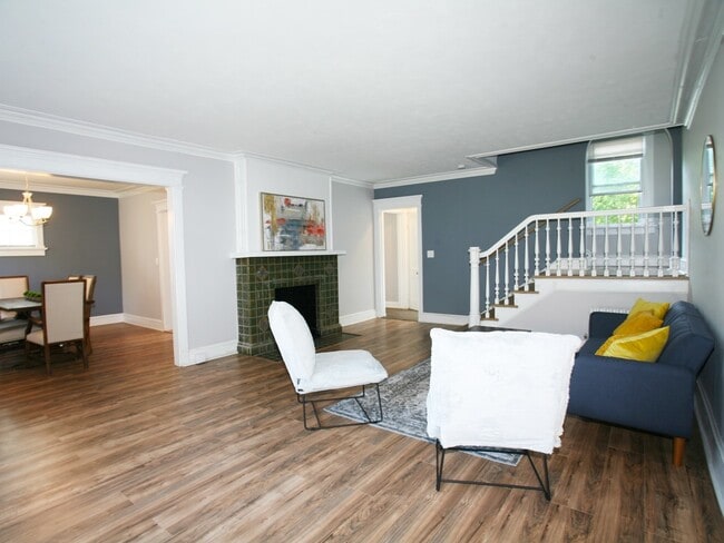 Building Photo - 3 Renovated Story 4 Bed - 2.5 Bath Colonial available for Rent