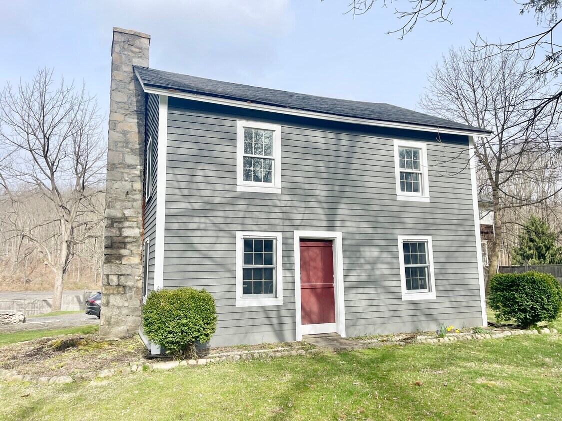 Primary Photo - 406 Redding Rd