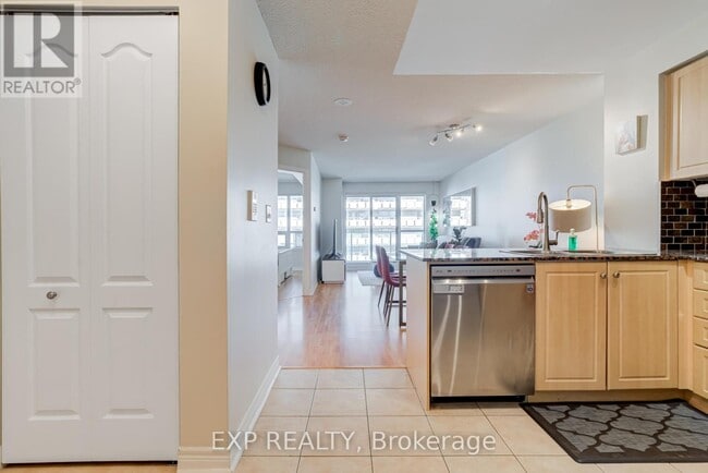 Building Photo - 212 Eglinton Ave E