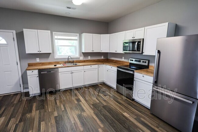 Building Photo - 130 Westover Dr