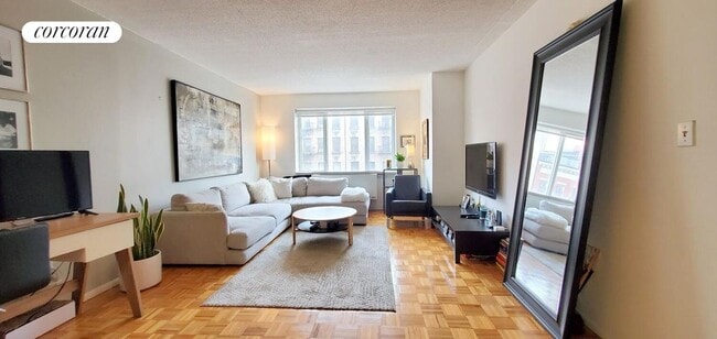 Building Photo - 225 8th Ave