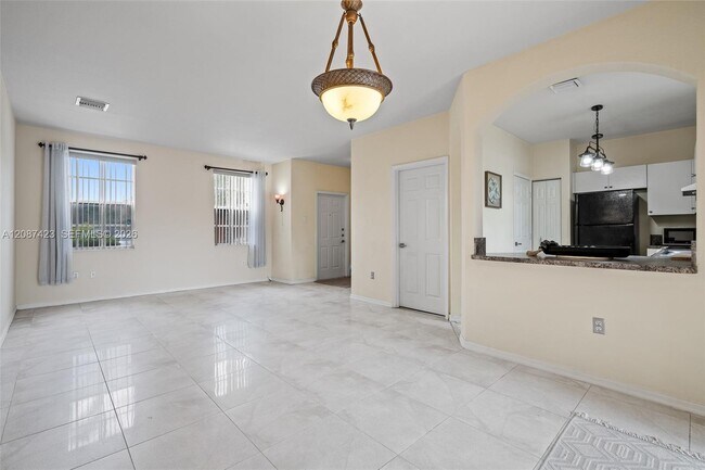 Foto del edificio - 645 E Mowry Ct