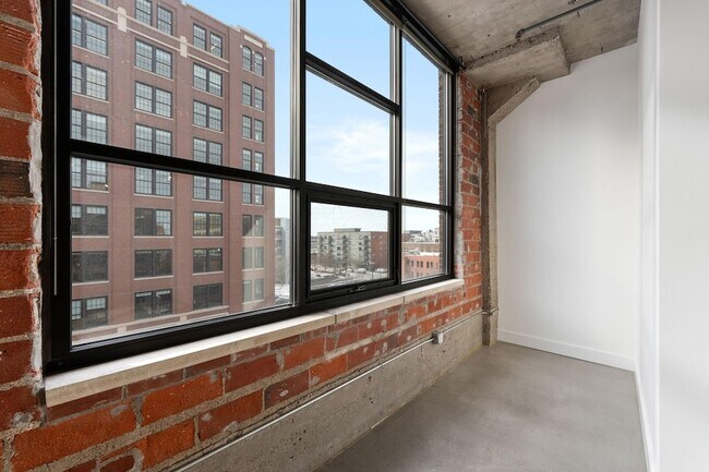 Foto del edificio - 718 N Washington Ave